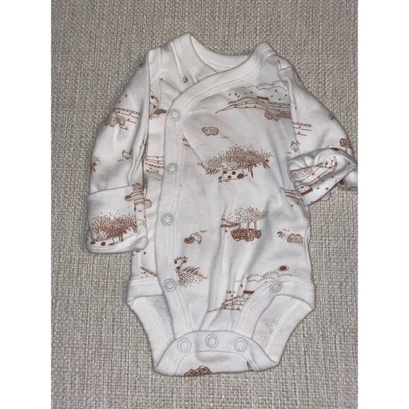 Carter’s Bundle of  4 (four) Preemie / newborn onesies. - Picture 9 of 10